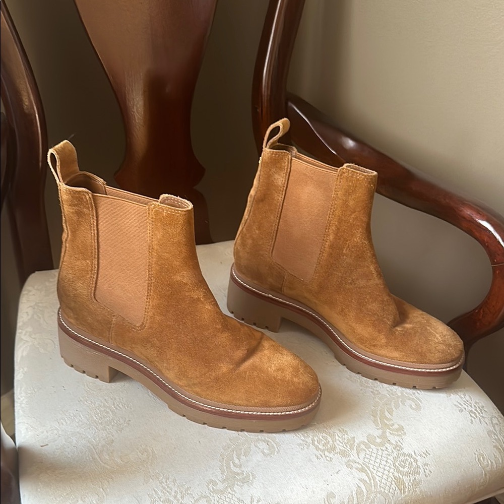NWT Tory Burch Chelsea Lug suede boots w/2” heel